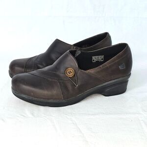 Keen Womens 10 Mora Button Brown Leather Slip On Loafer Comfort Clogs Shoes